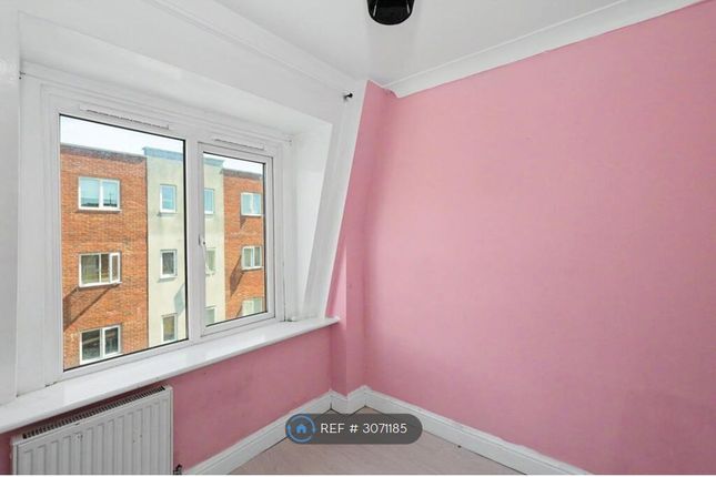 Flat, Martony Court Dane Road, Margate photo 4