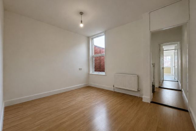 24, Binsteed Road, Portsmouth photo 3