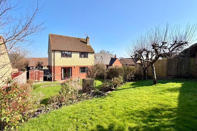 4, Abbey Close, Chard photo 2