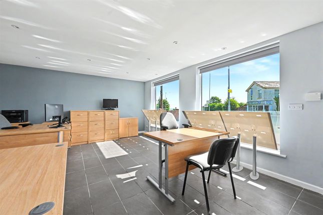 Platinum Property, 422, Sandon Road, Stoke-On-Trent photo 2