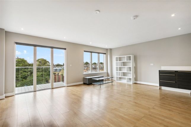 Flat for sale in Chatham Road, London