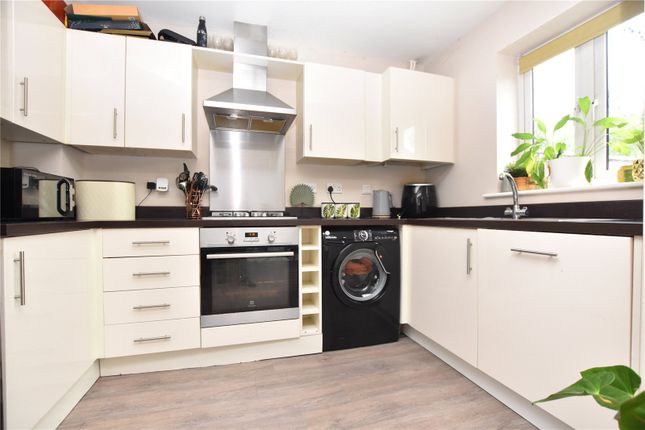 31, Scampston Drive, Wakefield photo 2