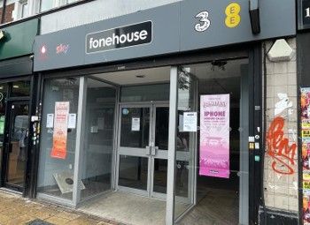 Retail premises to let in Rushey Green, London