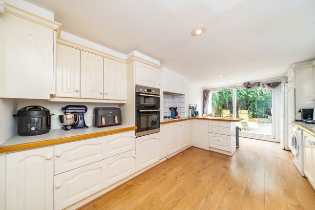 89, Kelmscott Road, London photo 4