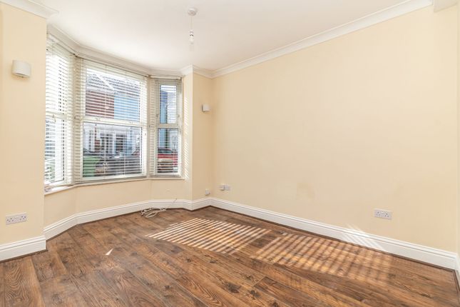 136 Westfield Road, Southsea photo 2
