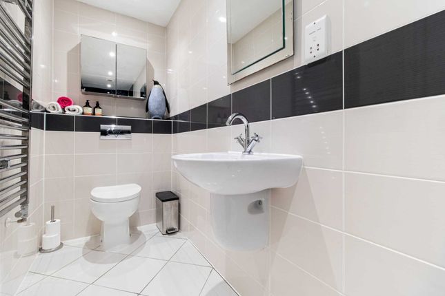Flat for sale in Holly View Drive, Malvern