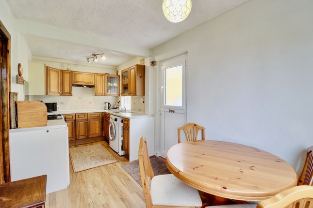 21, NORTH CLIFFE AVENUE, BRADFORD photo 4