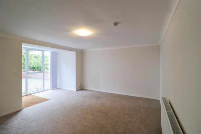26, Fairlawns, Newmarket photo 4