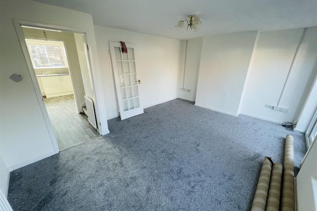 7, Fraser Close, Nuneaton photo 4