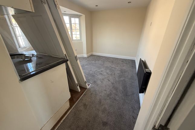 Bowrons Avenue, Wembley photo 2