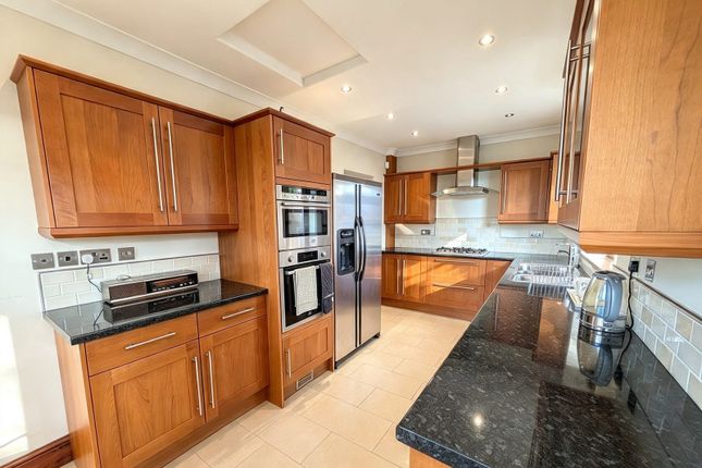 Wenham Place, Neath photo 5