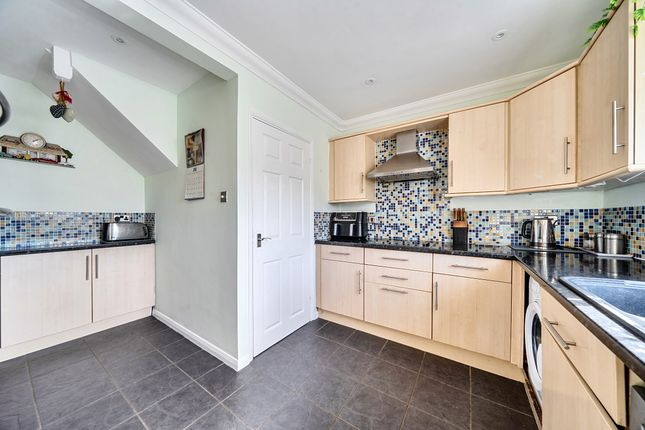 49, Stephenson Drive, East Grinstead photo 4