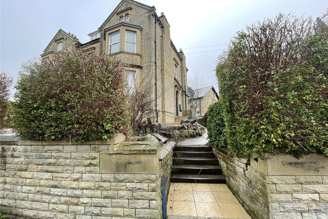 Thumbnail Room to rent in Park Drive, Huddersfield
