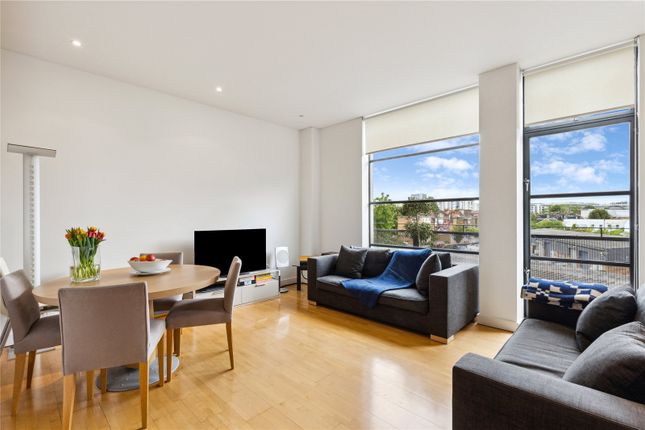 Flat for sale in Evershed Walk, London