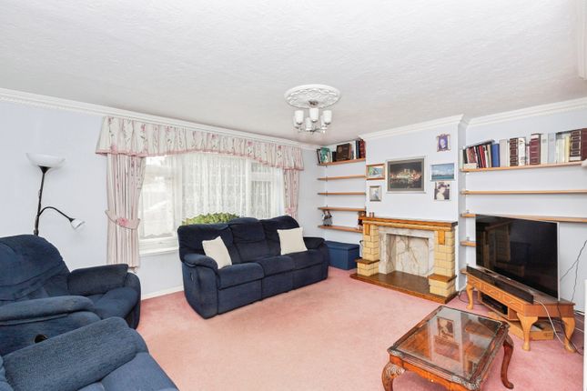 82, Aragon Drive, Ilford photo 3