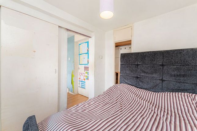 Studio for sale in Brigadier Hill, Enfield