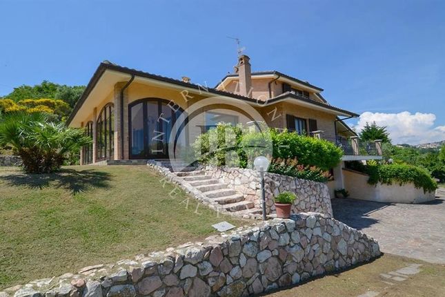 Villa for sale in Acquaviva Picena, Marche, 63030, Italy