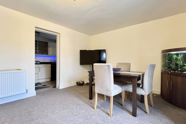 Flat 1, Riverside Court, 58 Edwin Street, Boston photo 4