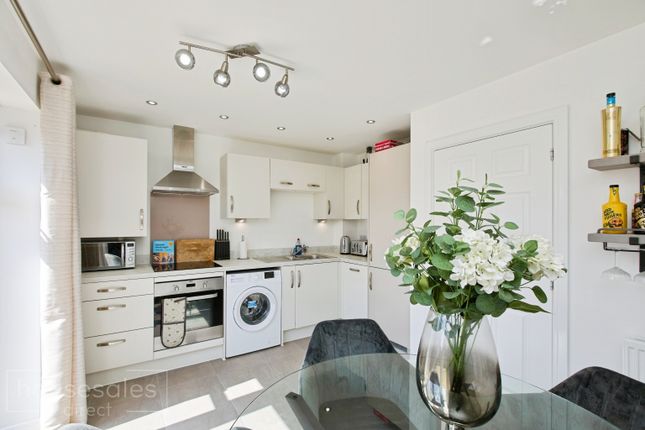 73, Osprey Drive, Burton-on-Trent photo 4