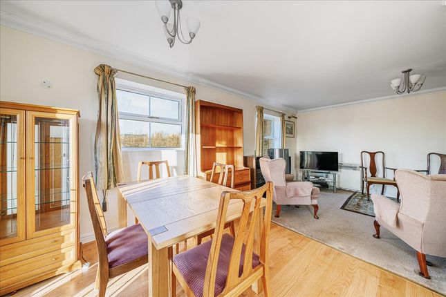 Flat for sale in The Vale, Acton