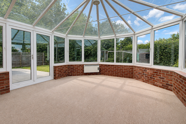 9, Warren Drive, Abbotts Ann, Andover photo 4