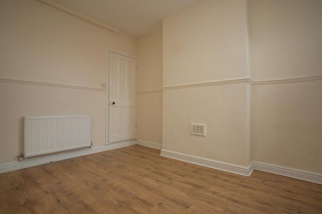 Terraced house to rent in Harcourt Road, Forest Fields, Nottingham