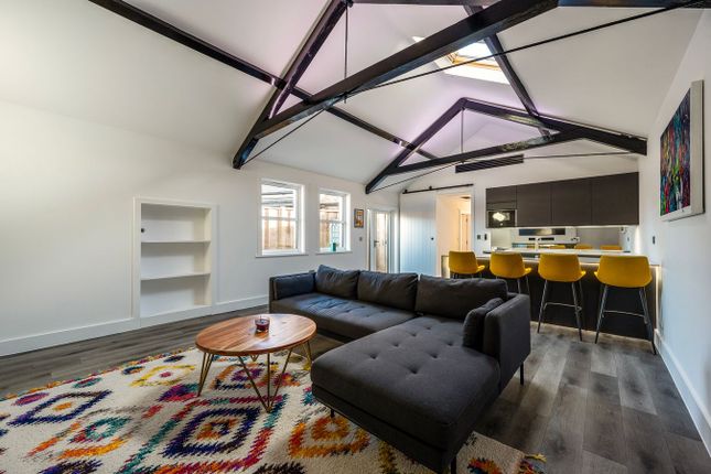2-bed house on The Old Barn, Church Lane, Southampton, £390,000
