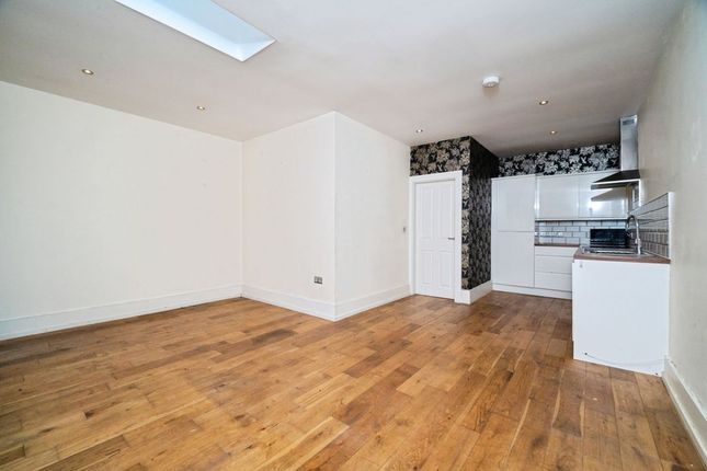 4b, Welholme Avenue, Grimsby photo 3