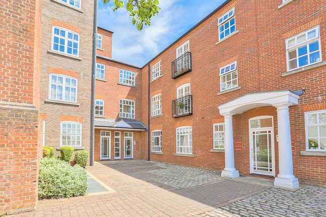 Thumbnail Flat to rent in Milliners Court, Lattimore Road, St Albans, Herts