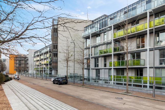 Flat for sale in Hudson Apartments, Chadwell Lane, Hornsey