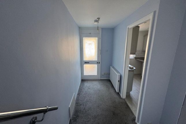 176D, Brentwood Road, Romford photo 4