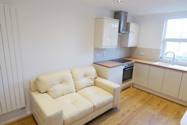 Flat 3, Lawn Cresent, Kew, Richmond, photo 4