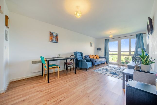 58 Ringside Court,, Poplar Place, London photo 3