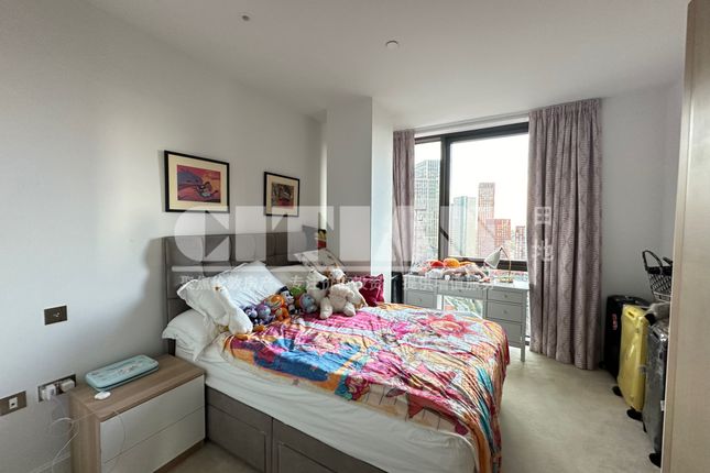 Flat to rent in Legacy Building, 1 Viaduct Gardens, London