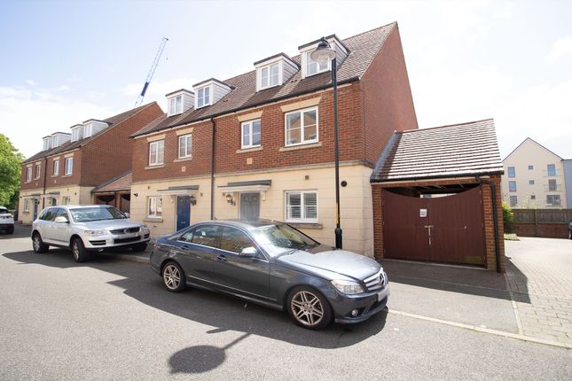 4-bed semi-detached on 7, Ordinance Way, Ashford, £390,000