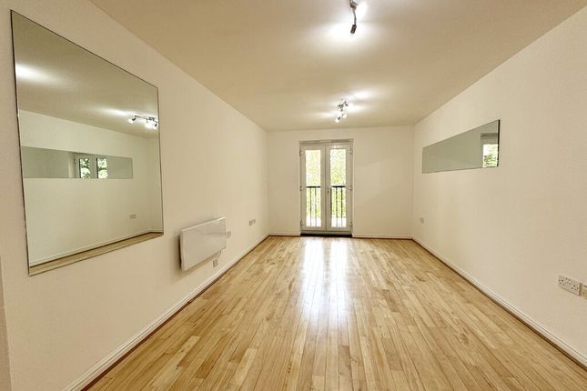Flat 5 Clarendon Court, 256 Harrow View North Harrow, Harrow photo 3