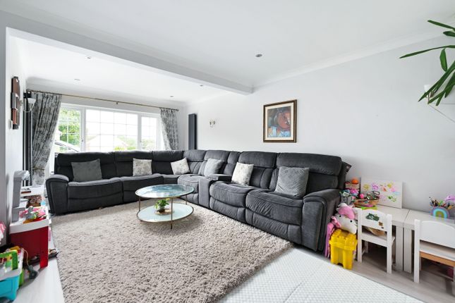 11, Mickle Hill, Sandhurst photo 2