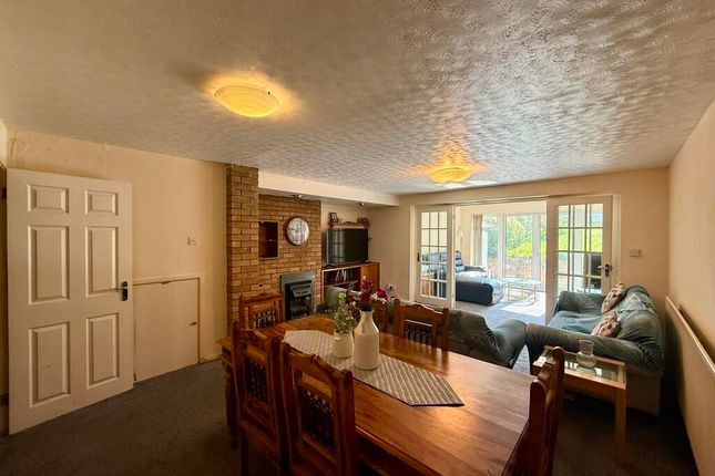 27, Appledore Road, Walsall photo 3