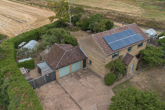 Clarendon House, The Gault, Ely photo 4