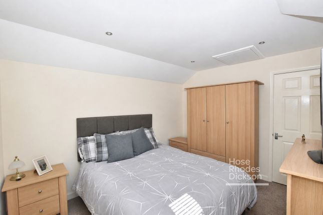 Flat 5, 15, The Sidings, Cowes photo 4