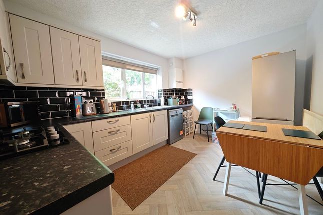 37, Irthing Park, Brampton photo 4