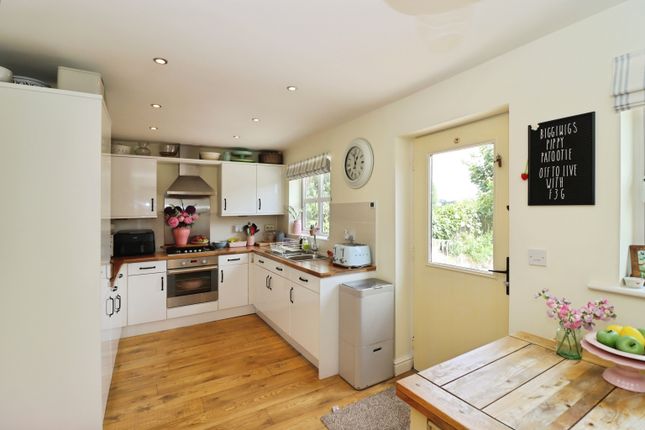 51, Lambrell Green, Sheffield photo 4