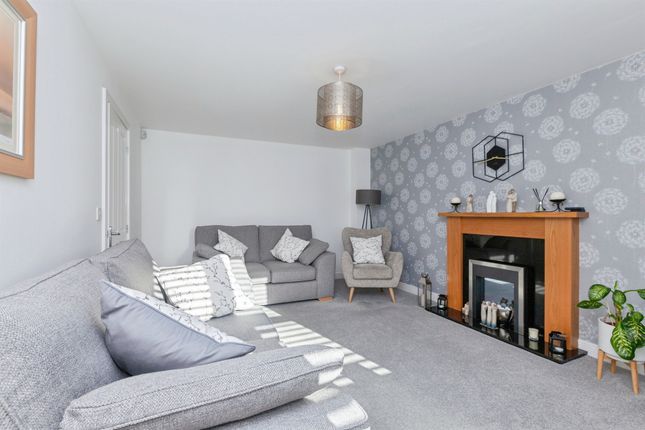 Frezenberg Close, Hinckley photo 3