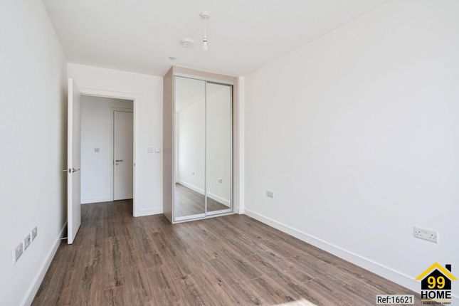 801, Riverstone Heights, Tower Hamlets photo 5