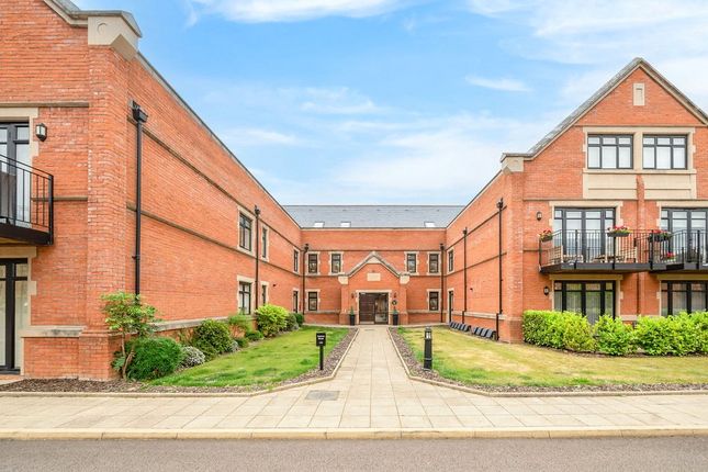 6,, Admiral House, Marlborough Drive, Royal Connaught Park, Hertfordshire photo 2