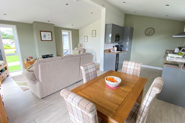 22 Magnolia, Rookery Manor Lodges, Edingworth, Weston-super-Mare photo 2