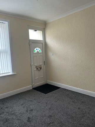 Holly Street, Burnley photo 3