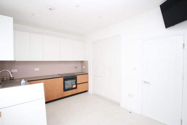 36, South Croydon photo 4