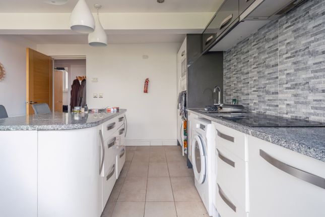 Flat D, 6 Lansdowne Terrace, Tyne and Wear photo 4