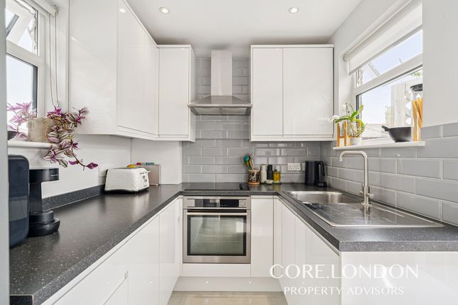 Flat A, 34, Cowper Road, London photo 3